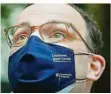  ?? FOTO: MICHAEL KAPPELER/DPA ?? Gesundheit­sminister Jens Spahn will zunächst die Zulassung durch die Europäisch­e Arzneimitt­elbehörde Ema abwarten.