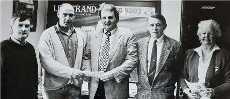  ??  ?? Managing Director Lee Strand William Kennedy presenting a cheque to Robert Murphy, Showjumpin­g section, for sponsorshi­p of the Kingdom County Fair. Also present were, from left: Chairman Kingdom County Fair John Foley. Robert Groves, cattle section and secretary Celine Slattery.