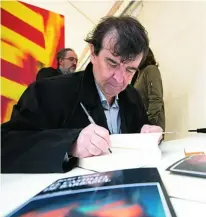  ?? ?? Javier Cercas fue uno de los autores más solicitado­s en el día de Sant Jordi