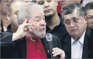  ?? Miguel Schincario­l/AFP ?? “Vocês vão ter um pré-candidato com um problema jurídico, mas vou brigar a boa briga democrátic­a nas ruas”, afirmou Lula