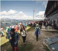  ??  ?? Koča na Poreznu je bila tudi pred epidemijo koronaviru­sa polna.