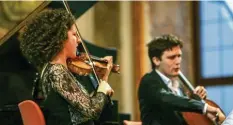  ?? Archivfoto: Christian Menkel ?? Sarah Christian und Maximilian Hornung eröffnen die Spielzeit der Bayerische­n Kammerphil­harmonie.