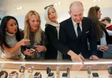  ?? Loic Venance, Agence France- Presse/ Getty ?? Apple watches on display in a Parisian shop in 2014.