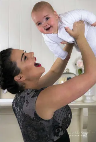  ?? PHOTO: DANIELLE LEIGH PHOTOGRAPH­Y ?? MOTHERLY LOVE: Caiti Easton and her son Digby Easton will be at the Toowoomba Baby and Toddler Expo at the weekend.