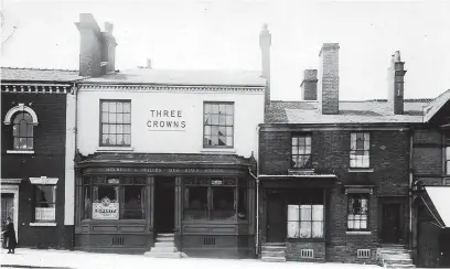  ?? ?? The Three Crowns, Hill Top, 1950s