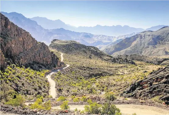  ?? ISTOCK ?? INTO THE SKY: The Hajar Mountains extend along the east coast and are home to Oman’s ‘Grand Canyon’