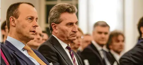 ?? Archivfoto: Imago ?? Das letzte Ass des Andenpakte­s: Friedrich Merz (links) neben Günther Oettinger.