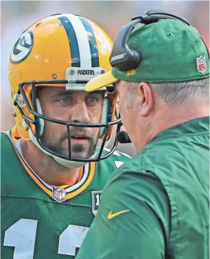  ?? ADAM WESLEY / USA TODAY NETWORK-WISCONSIN ?? Aaron Rodgers wasn’t pleased with Mike McCarthy’s choice of offensive play-calling on Sunday.