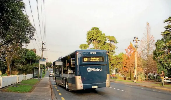  ?? AMY BAKER/FAIRFAX NZ ?? The new 120 service came into effect on June 11. Since commuters have enjoyed more evening services but mornings have proved an issue.