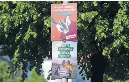  ?? ?? In Berlin hängen sie bereits: Wahlplakat­e für die Europawahl
am 9. Juni.