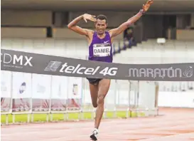  ??  ?? El etíope Daniel Aschenik fue el ganador del Maratón CDMX, este domingo