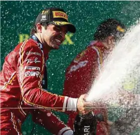  ?? Foto: AFP ?? Carlos Sainz feiert seinen dritten Erfolg in der Formel 1.