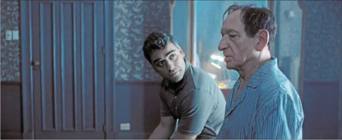  ?? METRO GOLDWYN MAYER PICTURES ?? Oscar Isaac, left, and Ben Kingsley perform a scene in “Operation Finale.”