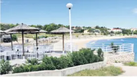  ??  ?? Pješčani dio plaže Jadro uoči ljetne sezone