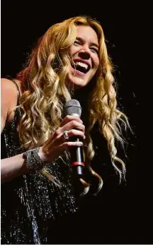  ?? Vanessa Carvalho - 11.mar.15/Brazil Photo Press ?? Joss Stone durante show em SP