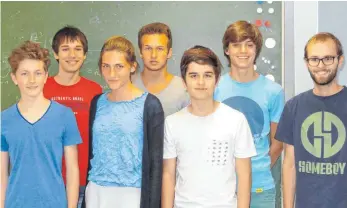  ?? FOTO: SFZ ?? Süddeutsch­es Mathe-Team bei der WM in Paris (v.l.): Noa Bihlmaer, Raphael Steiner, Elena Zeller, Elias Huber, Leon Duensig, Jonas Baer und David Ploss.