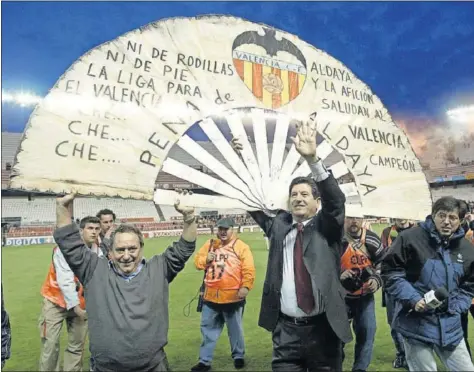  ??  ?? HASTA SIEMPRE. Jaume Orti presidió el mejor Valencia de la historia donde se consiguier­on dos Ligas, una Copa de la UEFA y una Supercopa de Europa.