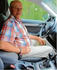  ?? Foto: Gertrud Adlassnig ?? Mirko Cavar hat nur ein Erinnerung­sstück an seine Mutter. Ihr Rosenkranz begleitet ihn auf jeder Autofahrt.