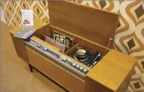  ?? ?? The radiogramm­e was the gadget of choice when it came to playing vinyl records