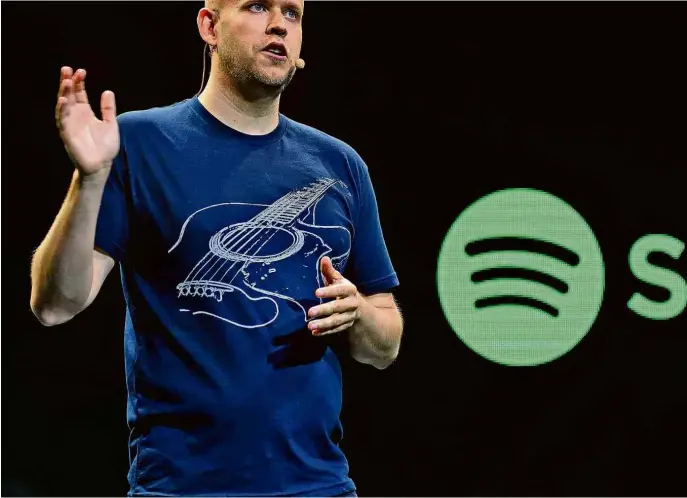  ?? Don Emmert - 20.mai.15/AFP ?? Daniel Ek, presidente-executivo do Spotify, que tirou a empresa do vermelho; 2ª maior plataforma para podcasts no mundo, marca comprará a Anchor e a Gimlet