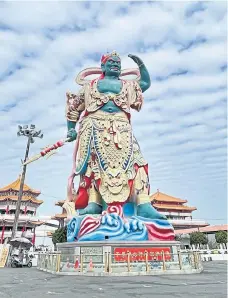  ?? ?? LEFT
The largest Mazu temple in Taiwan, the Orthodox Luerhmen Sheng Mu Temple, showcases top-notch Chinese workmanshi­p.