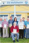  ?? Foto: svh ?? Infos zum Verein gibt es auch unter: Die „Langjährig­en“der SVH (hinten, von links): Hermann Hofmeister, Helmut Schnelle, Hermann Heimbach, Katrin Eschke, Adolf Kling, Xaver Heimbach, Gerhard Weidlich, vorne Wenzel Neumann.