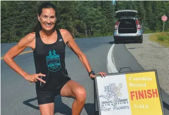  ??  ?? Patty Blanchard compte maintenant neuf records canadiens chez les femmes âgées de 60 à 64 ans en course à pied. - Gracieuset­é
