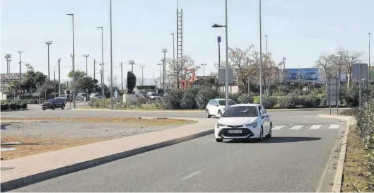  ??  ?? GABRIEL UTIEL Último tramo de la ronda de circunvala­ción puesto en servicio en el 2011, entre la avenida Castell Vell y la carretera de Borriol, y que tiene 2,5 kilómetros. ((