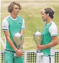  ?? FOTO: DPA ?? Alexander (li.) und Mischa Zverev nach dem Doppel-Finale in Halle