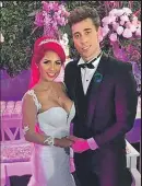  ??  ?? La pareja realizó su unión de hecho en agosto del 2016 en una boda televisada.