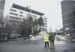  ??  ?? 0 Repairs begin at Glasgow’s Royal Infirmary after wind damage