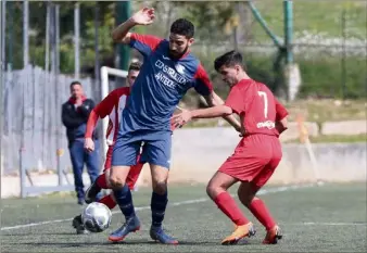  ?? (Photo archives Franck Fernandes) ?? Sofien Algheme et ses coéquipier­s en route pour le quatrième tour de la compétitio­n ?