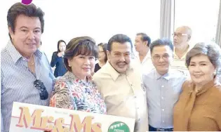  ??  ?? From left: Eddie Gutierrez, Annabelle Rama, former President Erap Estrada, Ricky and Susan Roces