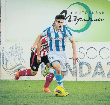  ?? FOTO: UNANUE ?? Ander Barrenetxe­a marcó el segundo gol de la Real C en Santutxu