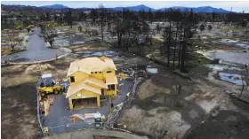  ?? Santiago Mejia / The Chronicle ?? A new home is being built in March on Astaire Court in the Coffey Park neighborho­od of Santa Rosa, which was destroyed in last year’s wildfires.