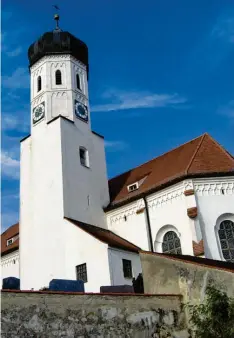  ?? Foto: Thorsten Jordan (Archiv) ?? Kirche und Friedhof in St. Georgen sollen auch für gehbehinde­rte Menschen leichter zugänglich werden.