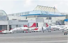  ??  ?? El aeropuerto tiene una capacidad para atender a 8 millones de pasajeros, pero cerrará el año con 650 mil. Hay un 90% de capacidad sin uso.