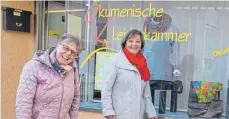  ?? FOTO: FRANK CZILWA ?? Ursula Merkt, Lilo Aicher, Rosemarie Götz und Angelika Göbes (von links) gehören zum Leitungste­am der Kleiderkam­mer.