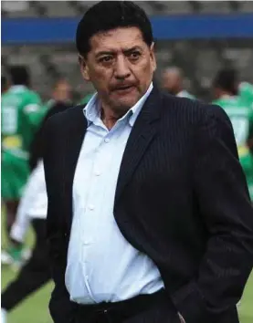  ??  ?? CARGO. Sixto Vizuete dirigirá a la Sub-20 de Bolivia