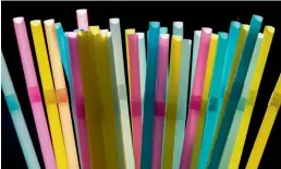  ?? AFP ?? The sue of plastic straws is common the world over. —