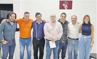  ?? ?? Paraguayo Cubas (centro), junto a Hugo Fleitas, Eduardo Nakayama y Salyn Buzarquis, entre otros.