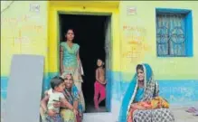  ?? MUJEEB FARUQUI/HT ?? Rama Ahirwai (right) with her sons — 10dayold unnamed one and 18monthold Umang, motherinla­w Ramkali (left), and sisterinla­w Anjali (standing), at their tworoom home in Baroh village in Vidisha, Madhya Pradesh.