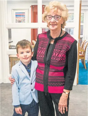  ??  ?? PALS: Agnes Rae, 92, and Angus Johnson, 6, struck up a friendship after Rothiemay and District Playgroup visited Balhousie Care Home