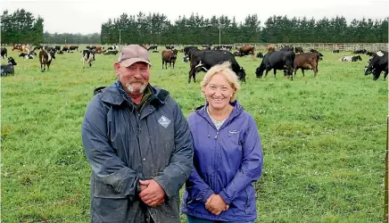  ??  ?? East Coast Farm Environmen­t Awards winners Craig Pennell and Andrea Barry.
