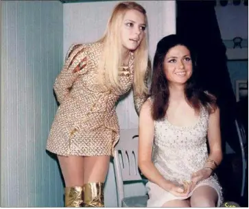  ?? (Photos DR) ?? France Gall et Gigliola Cinquetti avaient chanté en duo au festival de San Remo, en .