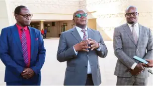  ?? ?? Dr Muswere (centre) speaks to the media accompanie­d by Informatio­n, Publicity and Broadcasti­ng Services permanent secretary Mr Nick Mangwana (right) and the director of media services in the Ministry Mr George Chisoko at the new Parliament Building yesterday