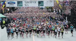  ?? NICK PROCAYLO/PNG FILES ?? Runners in last year’s Vancouver Sun Run get started. This year’s run looks to take place under sunnier skies.