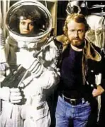  ??  ?? Sigourney Weaver and director Ridley Scott on the set of “Alien” in 1979