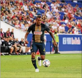  ?? MIKEY REEVES — FOR DIGITAL FIRST MEDIA ?? Opportunit­ies have been scarce this season for Union forward Jay Simpson, but the Englishman is hopeful that the lessons of his debut campaign can be put to use next season.