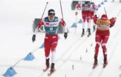  ?? FOTO: NTB SCANPIX ?? Pål Golberg spurtslo Aleksandr Bolsjunov på den andre etappen i Ski Tour.